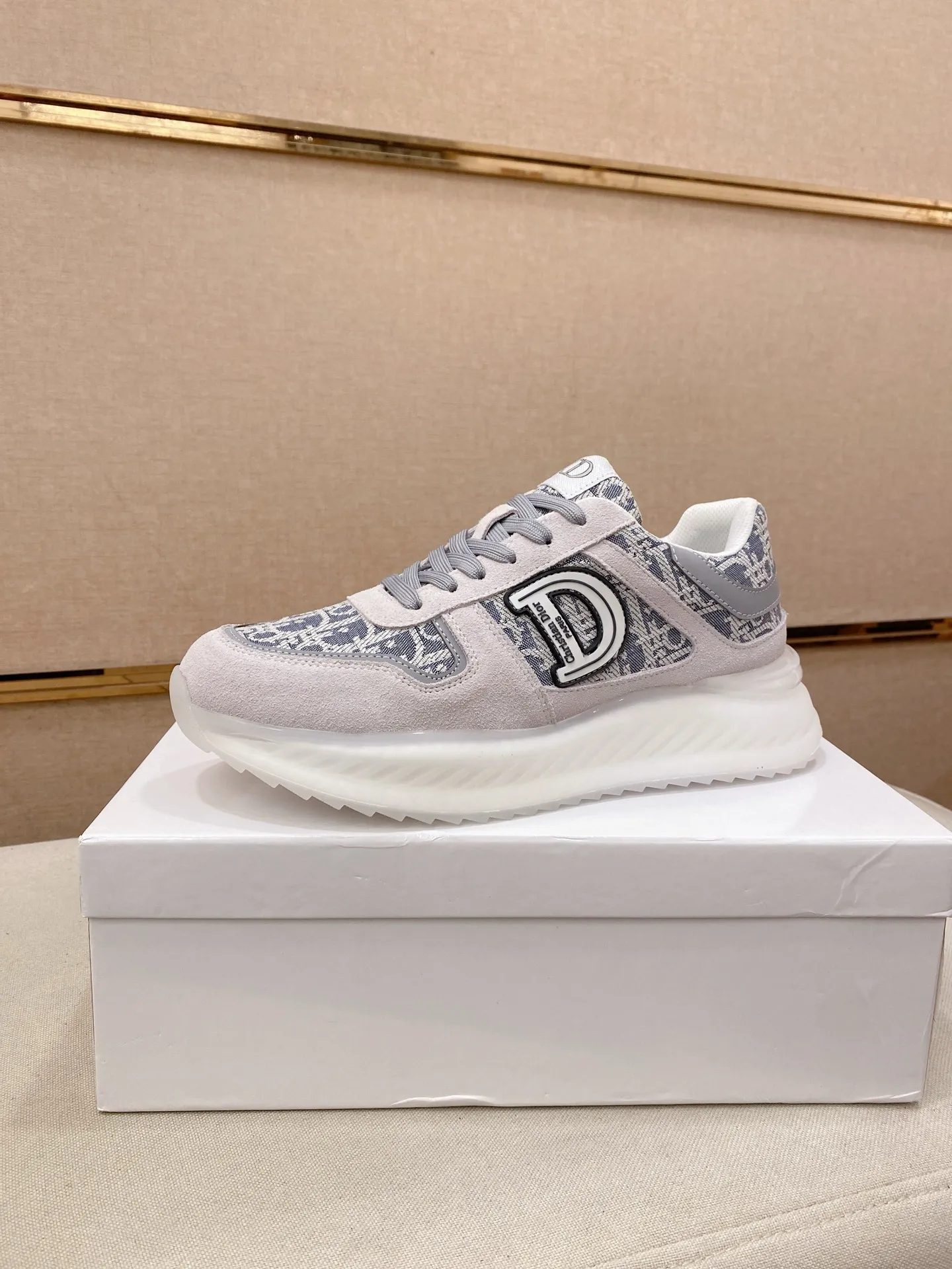 Men's shoes💰 462💰🇮🇹🇮🇹Dior d The new model is on sale at the same time at the counter. The upper 🇮🇹 is imported Italian first-layer cowhide, and the lining is fully imported sheepskin 💪💪. It is a complete 1⃣️ to 1⃣️ replica 🇮🇹💪💪, ⚠ Sole: The original sole is specially provided by the original factory. The exclusive movable molded sole is super comfortable. ⚠Original factory single goods, 🔍🔍high quality, you can enter and leave the counter at will, welcome to compare⚠. Code number:38-44
